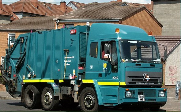 you keep putting the bins out and it attracts foxes! Bin Lorry.JPG - EletriciansForums.net
