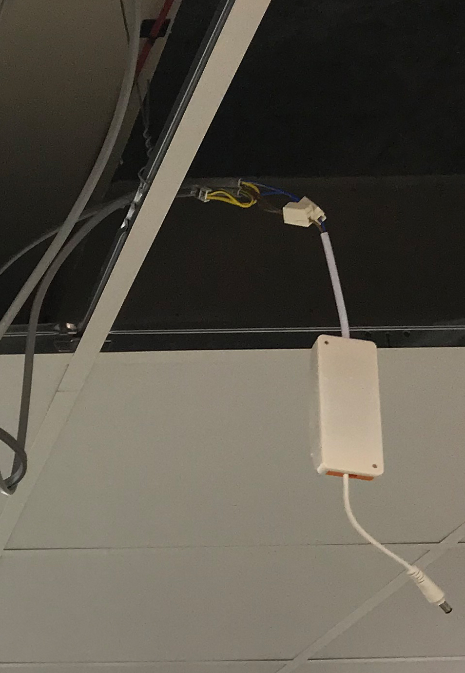 ceiling 2.jpg