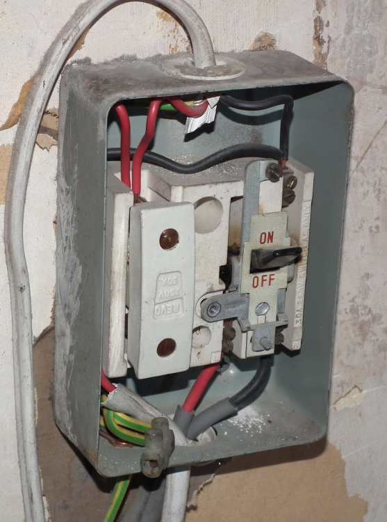 consumer unit2.jpg