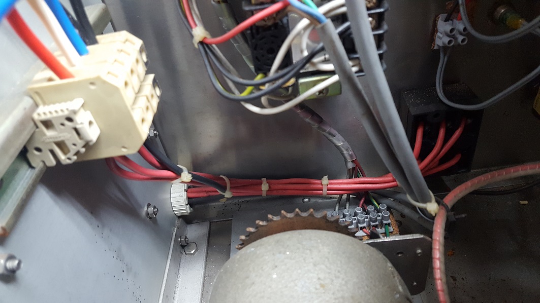 main power to main switch.jpg