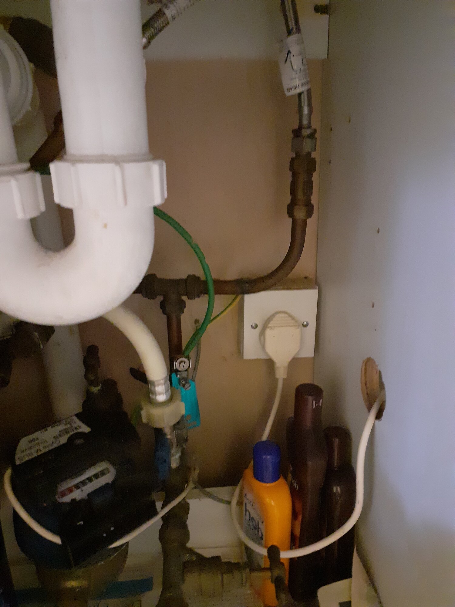 switch under sink.jpg