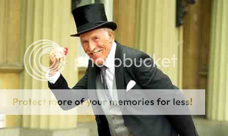Bruce-Forsyth-Shows-Off-H-007.jpg