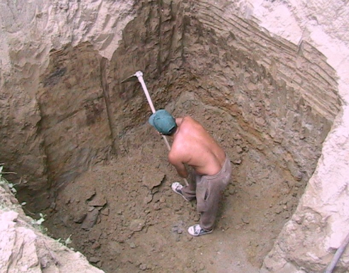 digging_a_hole.jpg